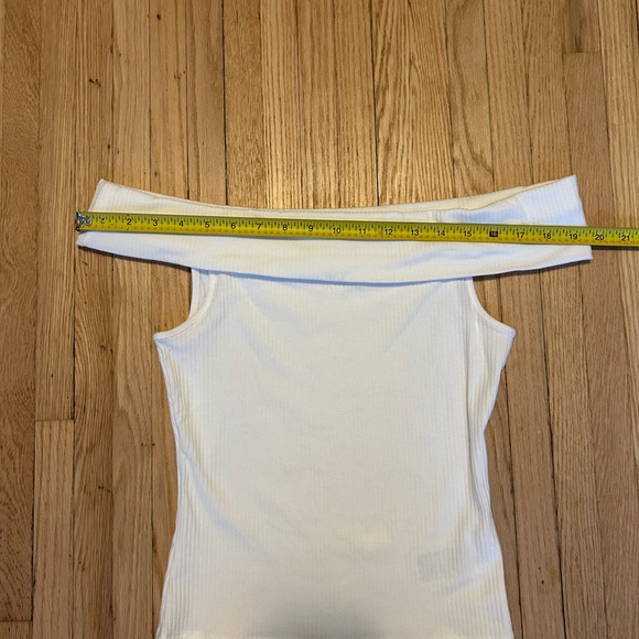 Off-Shoulder White Ribbed Top - Picture 2 of 7